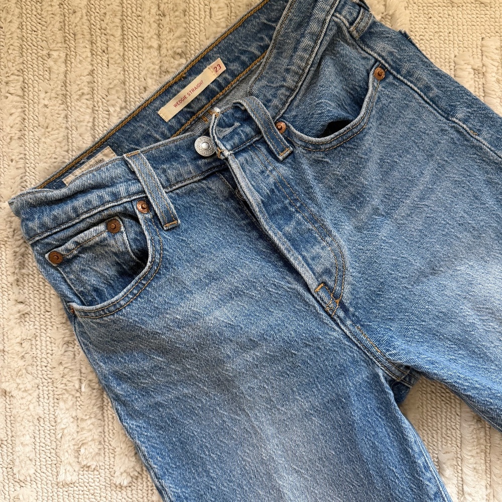 Levi’s wedgie straight jeans